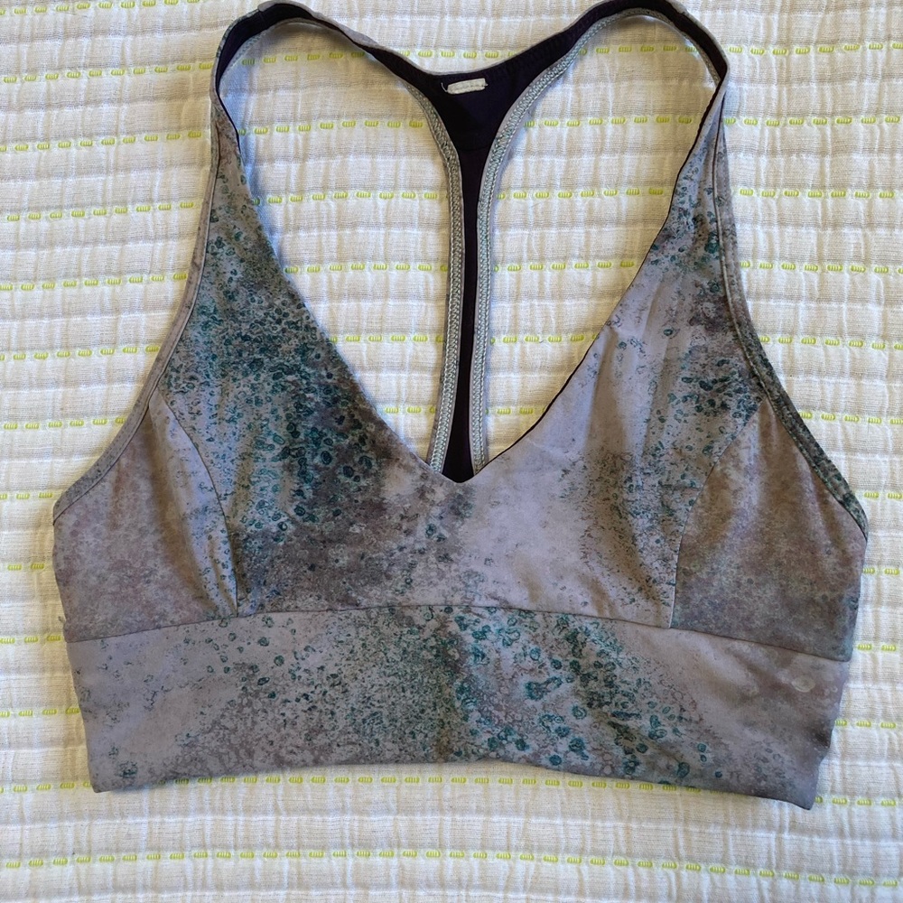 Lululemon sports bra size 2